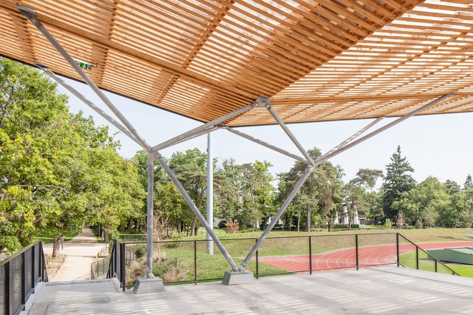 森林边缘的体育场馆 | Philippe Mahut 体育场看台-16