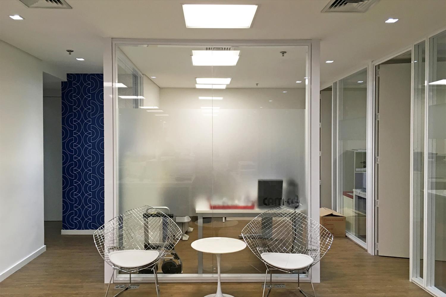 巴西 CCBC 办公室 · 色彩与木质的完美融合-5