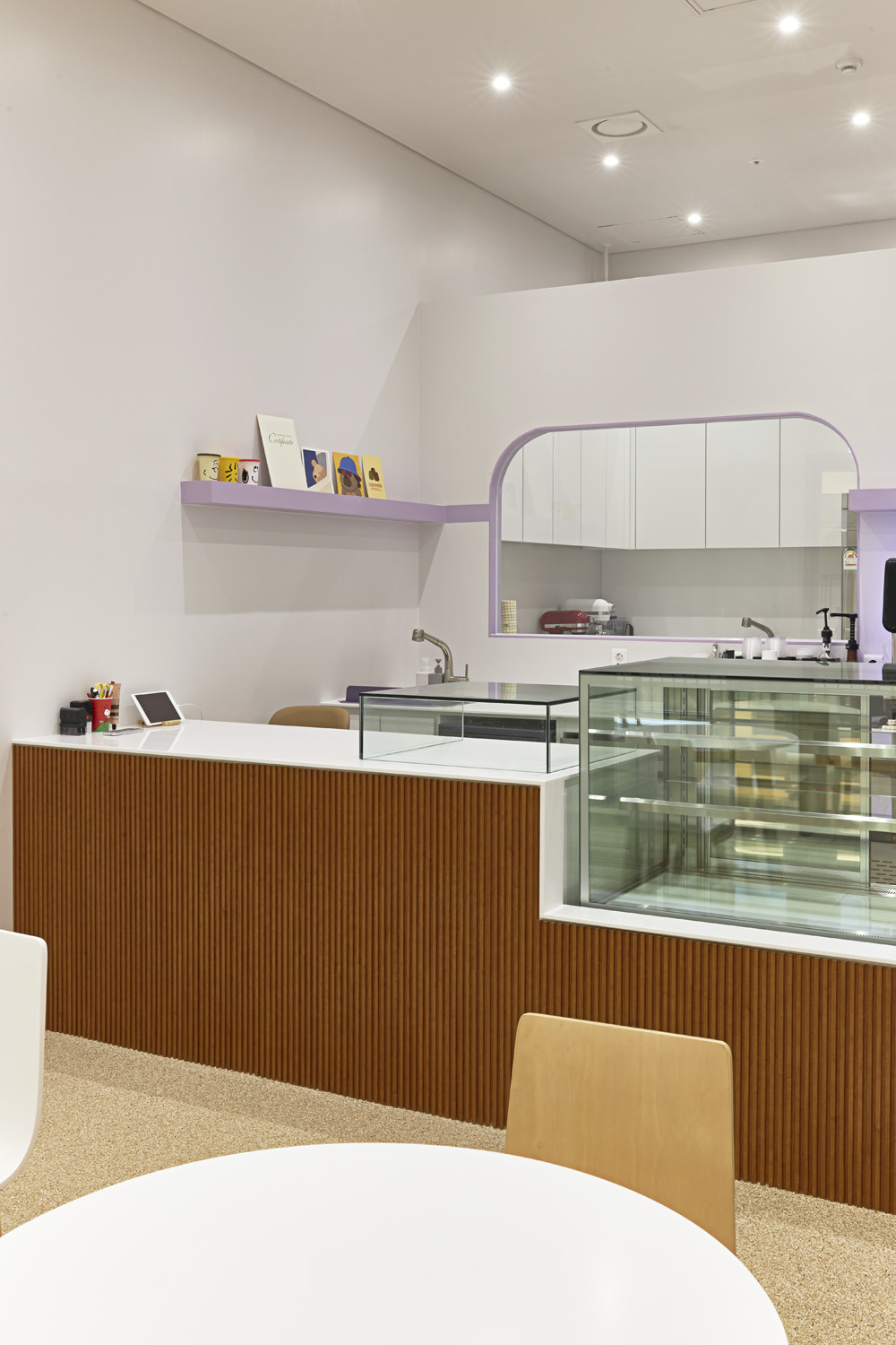 白色木屋 | 极简风格的 12 平米小空间设计-8