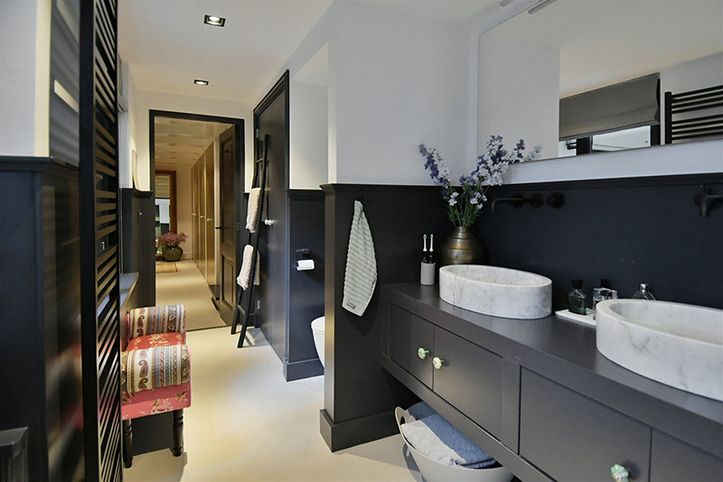 阿姆斯特丹中心区暗色调现代公寓，历史与时尚的完美融合-20