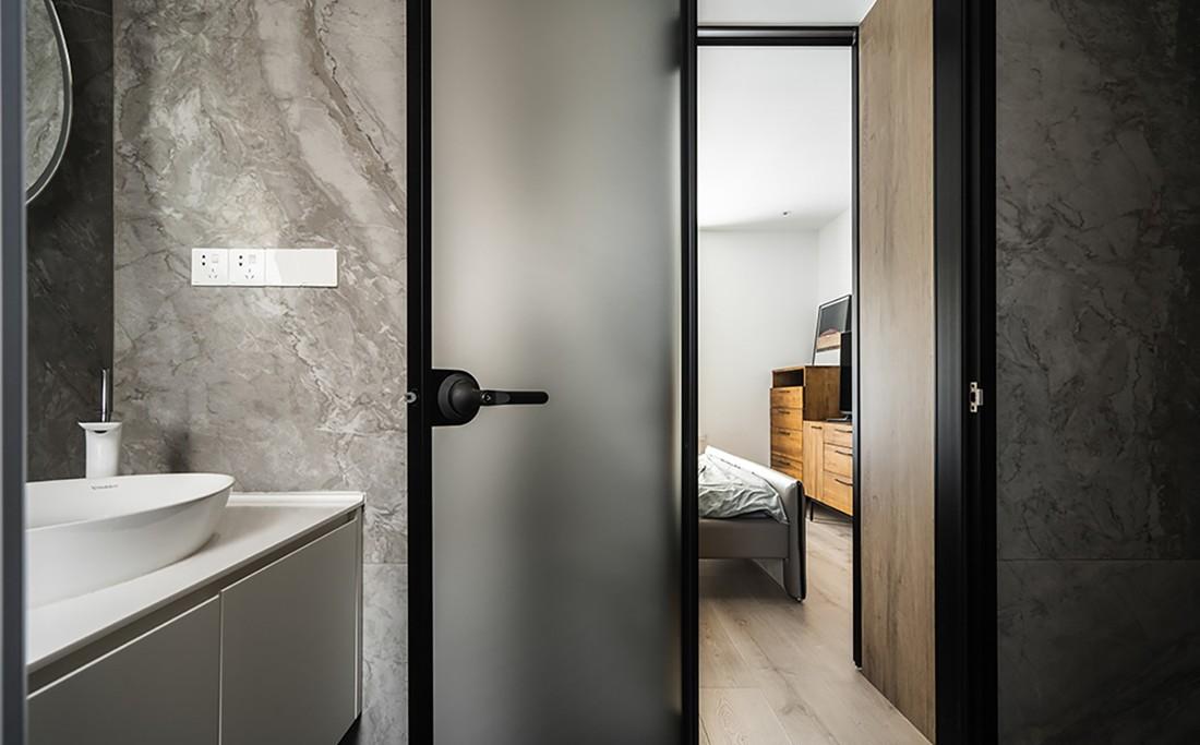 135㎡简约两居,真皮沙发与工业风茶几的完美融合-34