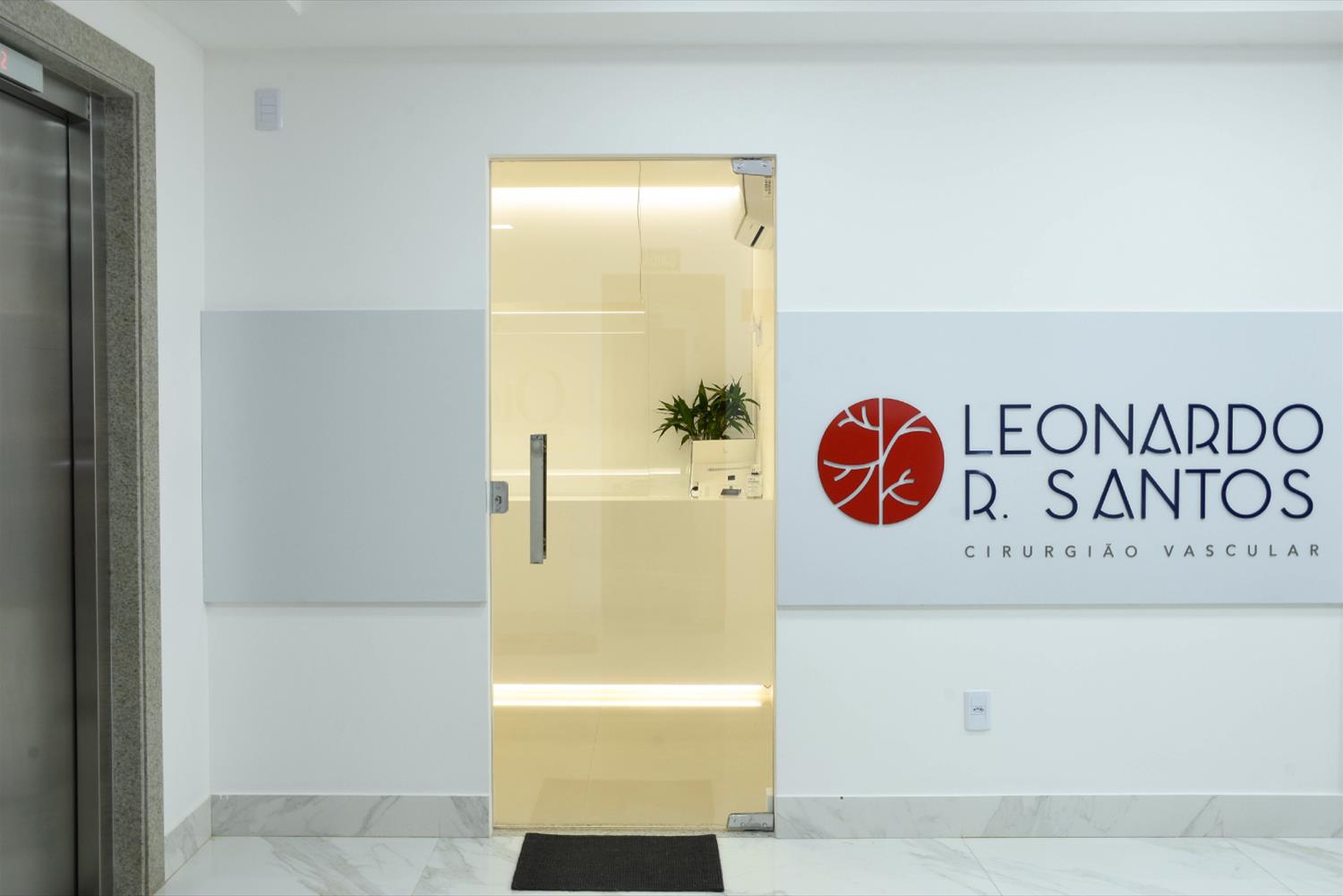 莱昂纳多·罗德里格斯·桑托斯医生诊所-1