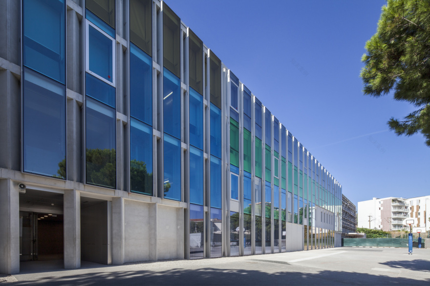 法国尼斯 Simone Veil 中学,融入环境的和谐设计-47