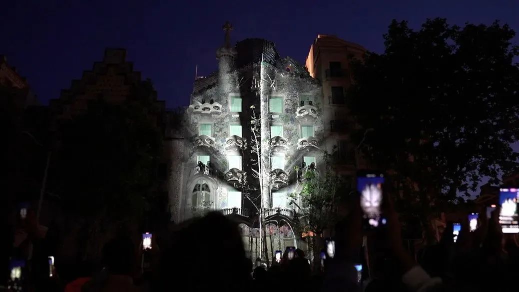 高迪·数字艺术 · 巴特罗之家奇幻3D Mapping-13