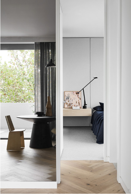 金色的;金黄色的;金的;金制的-31