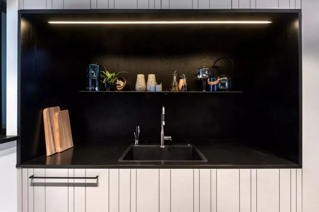 特拉维夫顶层住宅,黑白色调的时尚空间-104