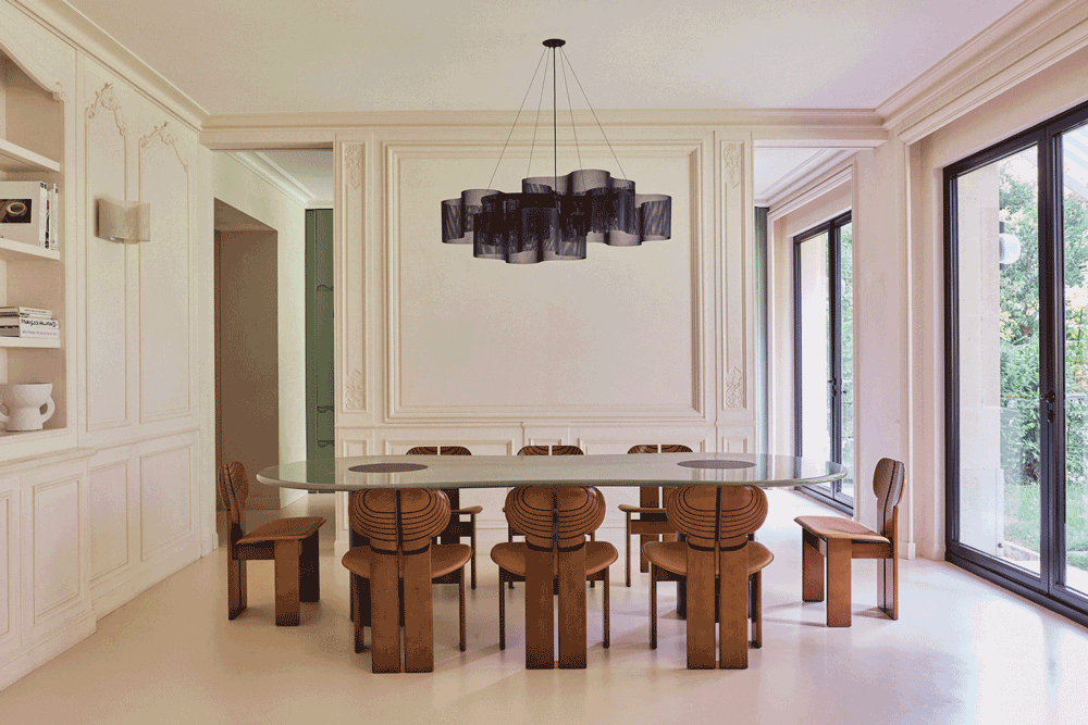 Parc-Side Perfection: Uchronia’s Garden-Embracing Apartment in Central Paris.-4