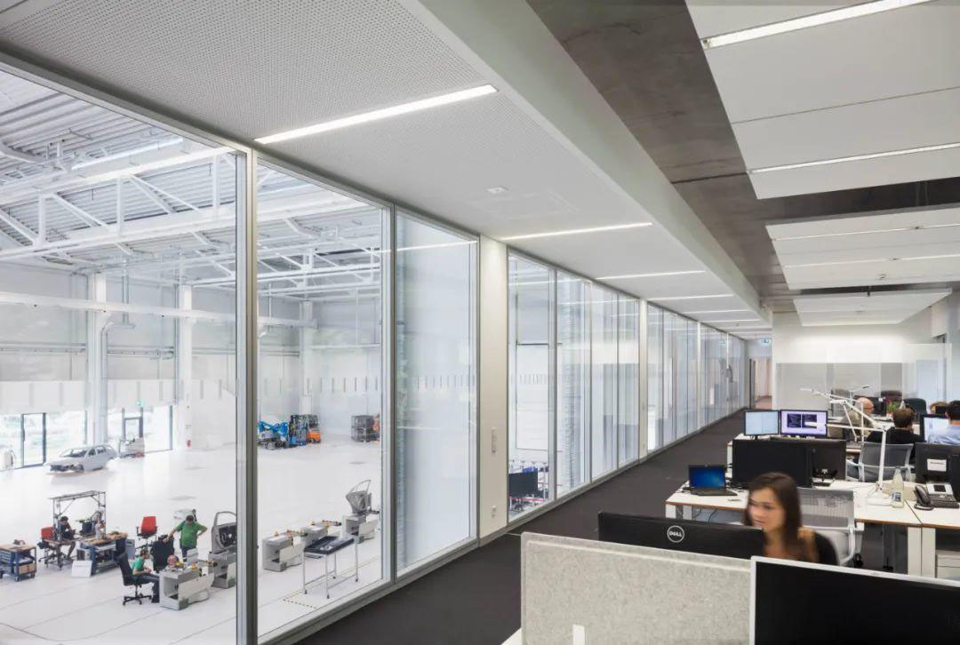 德国下一代汽车技术主动研发型工厂-36