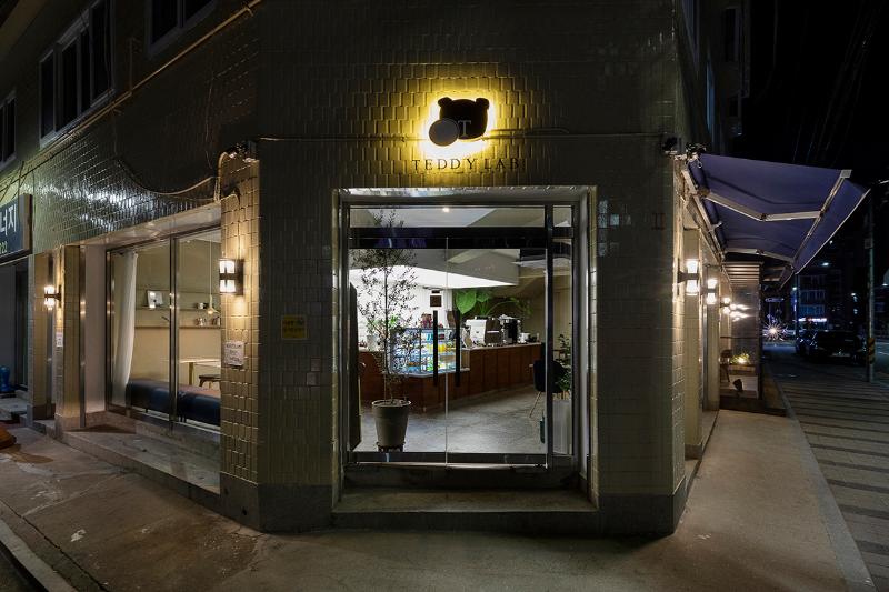 15 坪小屋变装，复古咖啡馆的温馨魅力-2