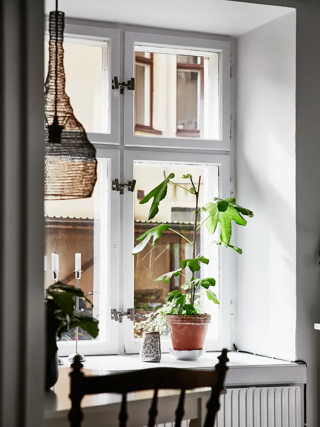 瑞典古建筑中的优雅工作室-9