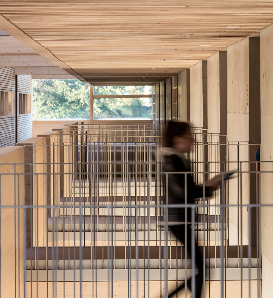 法国兰巴勒学院-42