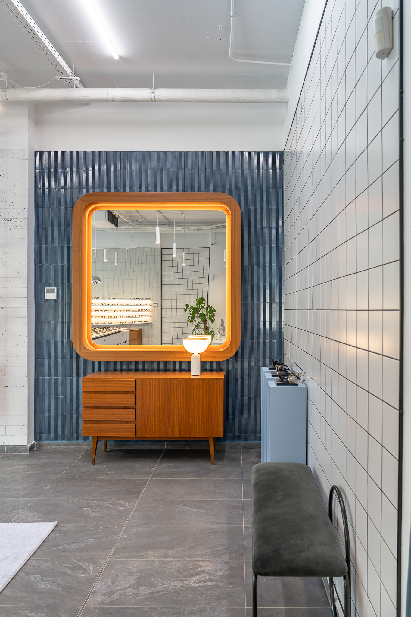 THE SUNGLASSCURATOR STORE 室内设计丨罗马尼亚布加勒斯特丨mihaelaabordeianu + Sobo Studio-20