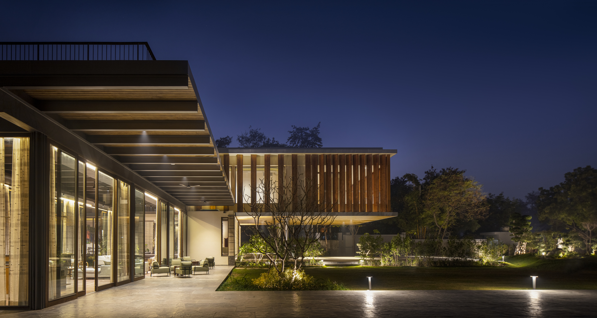 地球与玻璃屋丨印度新德里丨Studio Lotus-46