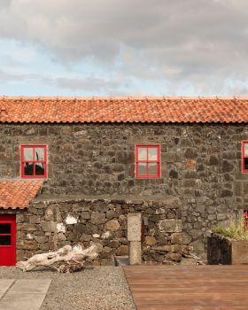 Adega do Fogo 度假屋丨葡萄牙丨Diogo Mega Architects