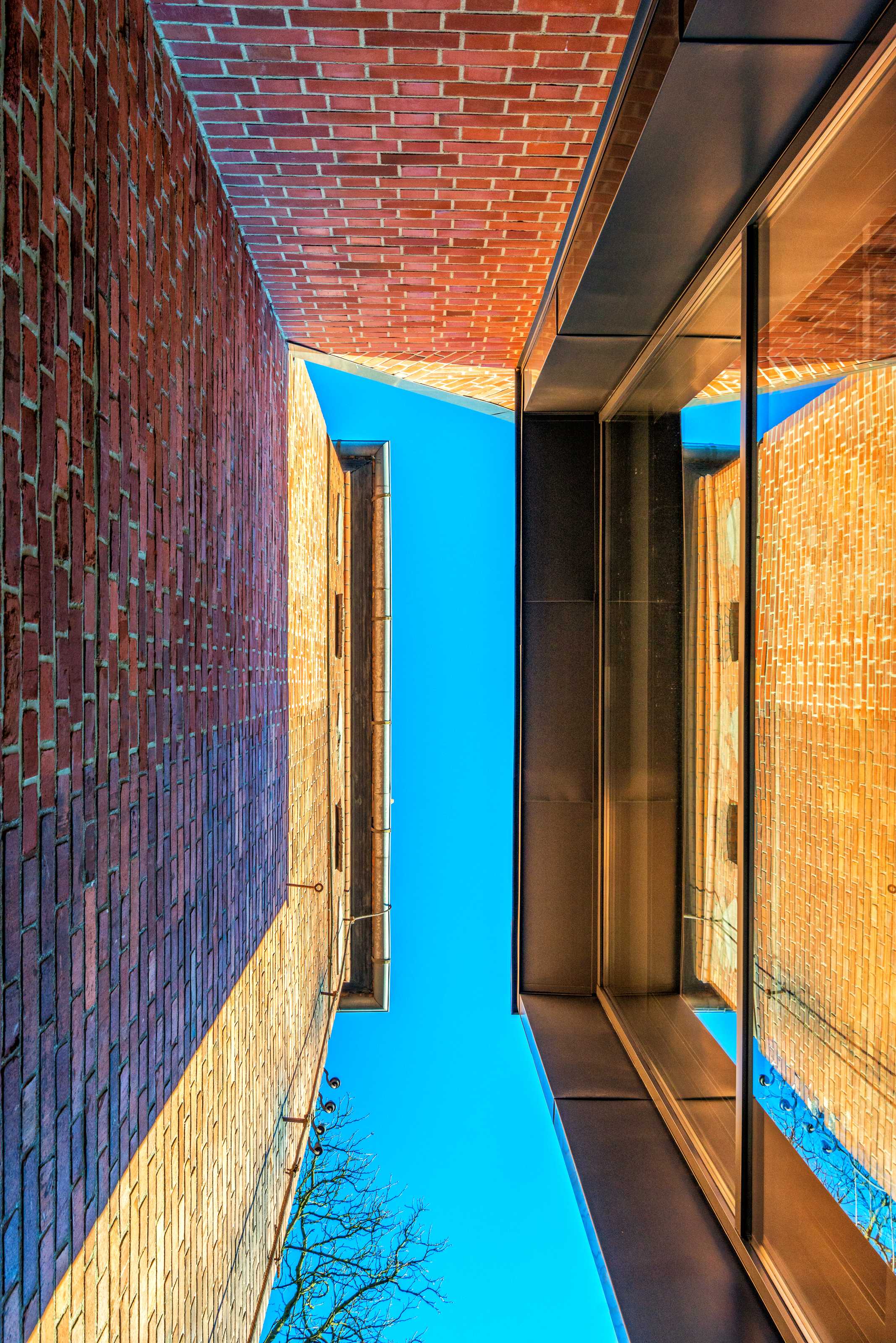 马厩新生 · 历史建筑的现代室内设计演绎-15