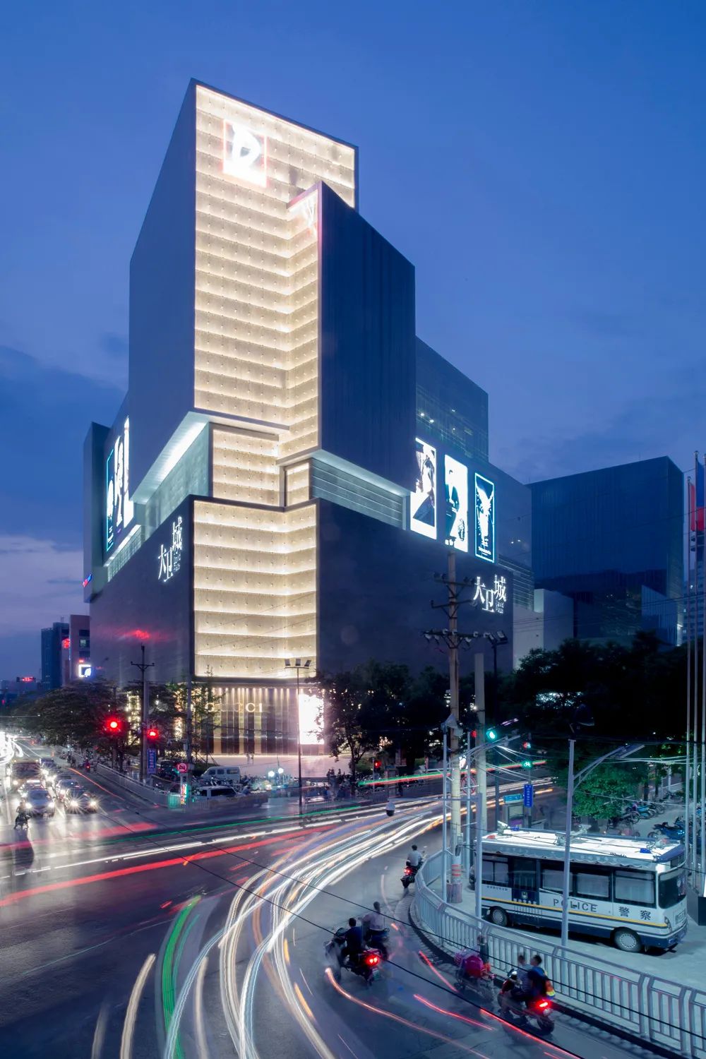 礼品盒建筑 · 郑州丹尼斯大卫城丨中国郑州丨Aedas-33