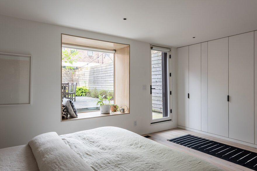 为一家三口重新配置较低层的复式联排别墅公寓-10