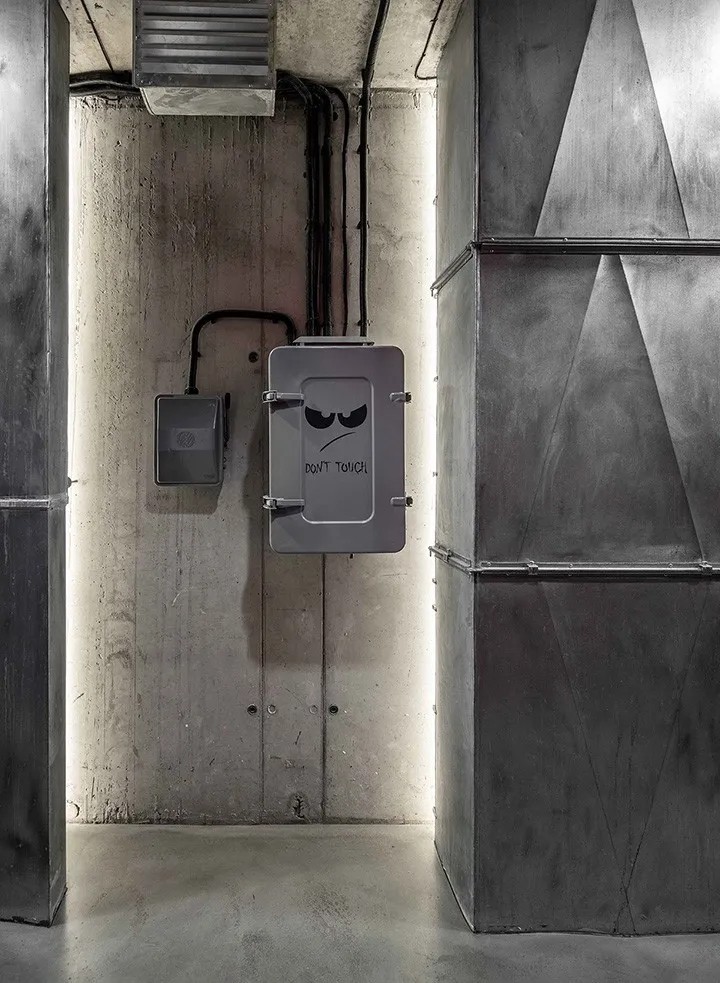 乌克兰 Logity 物流软件办公室,工业风混搭艺术气息-16