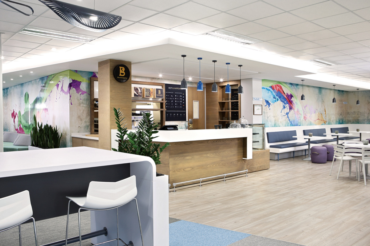 南非约翰内斯堡 AIG 办公室 - 明亮、开放、协作的办公环境-9