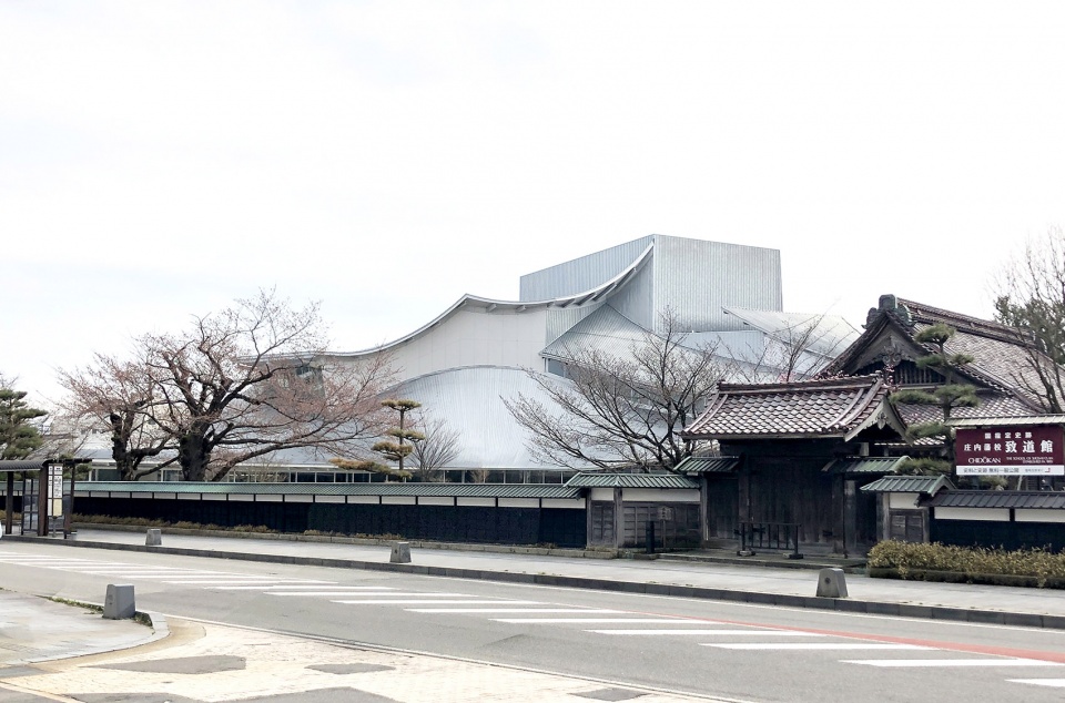 鹤冈市文化会馆 | 自然与社区的现代对话-25