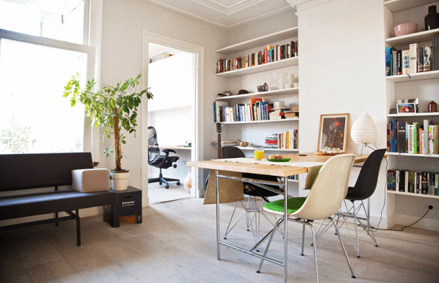 阿姆斯特丹双建筑师 50㎡舒适小家,书墙木桌打造实用空间-9