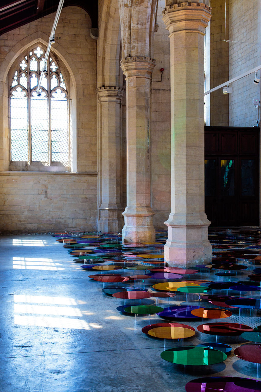 彩光舞影 | 英国艺术家 Liz West 打造彩色镜面装置艺术-19