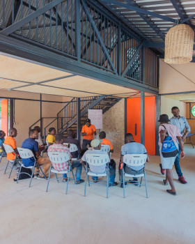 Community Center in Bercy-Cavaillon Haiti / Emergent Vernacular Architecture (EVA Studio)