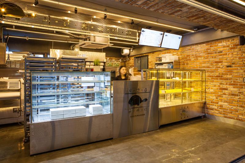 13 坪小空间大变样，首尔江南区个性饼干店设计-6