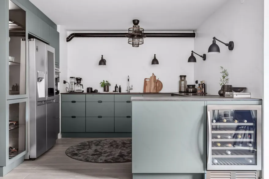 绿色、黑色和木质的现代公寓设计-7