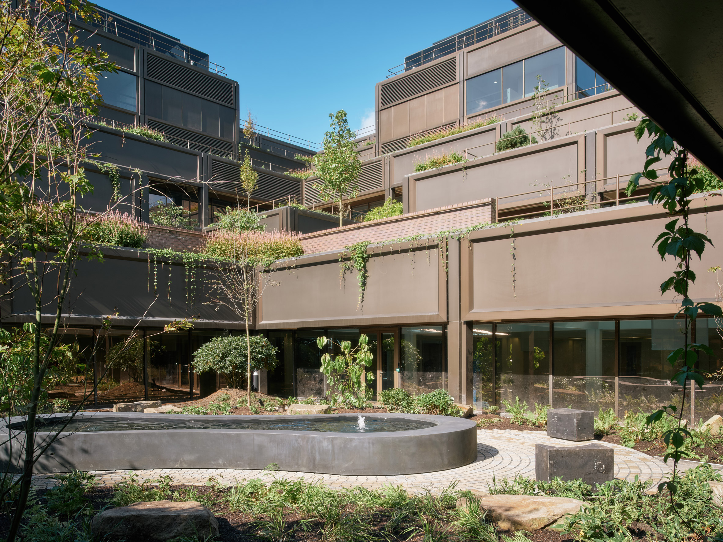 British studios regenerate landmark "Hanging Gardens of Basingstoke" office-14