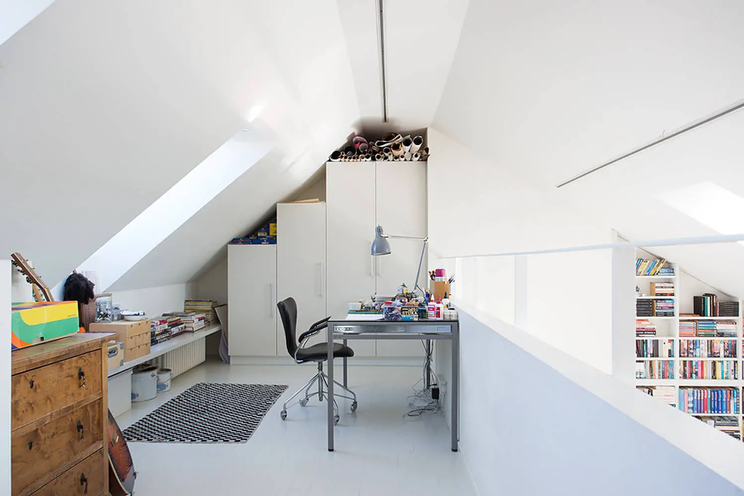 五米高书痴的瑞典复式公寓-10