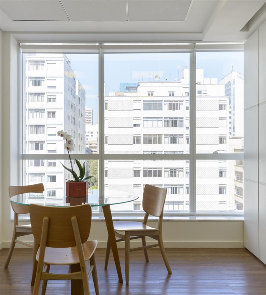 巴西 Extrafarma 办公室 | 木质与玻璃的现代企业空间-18