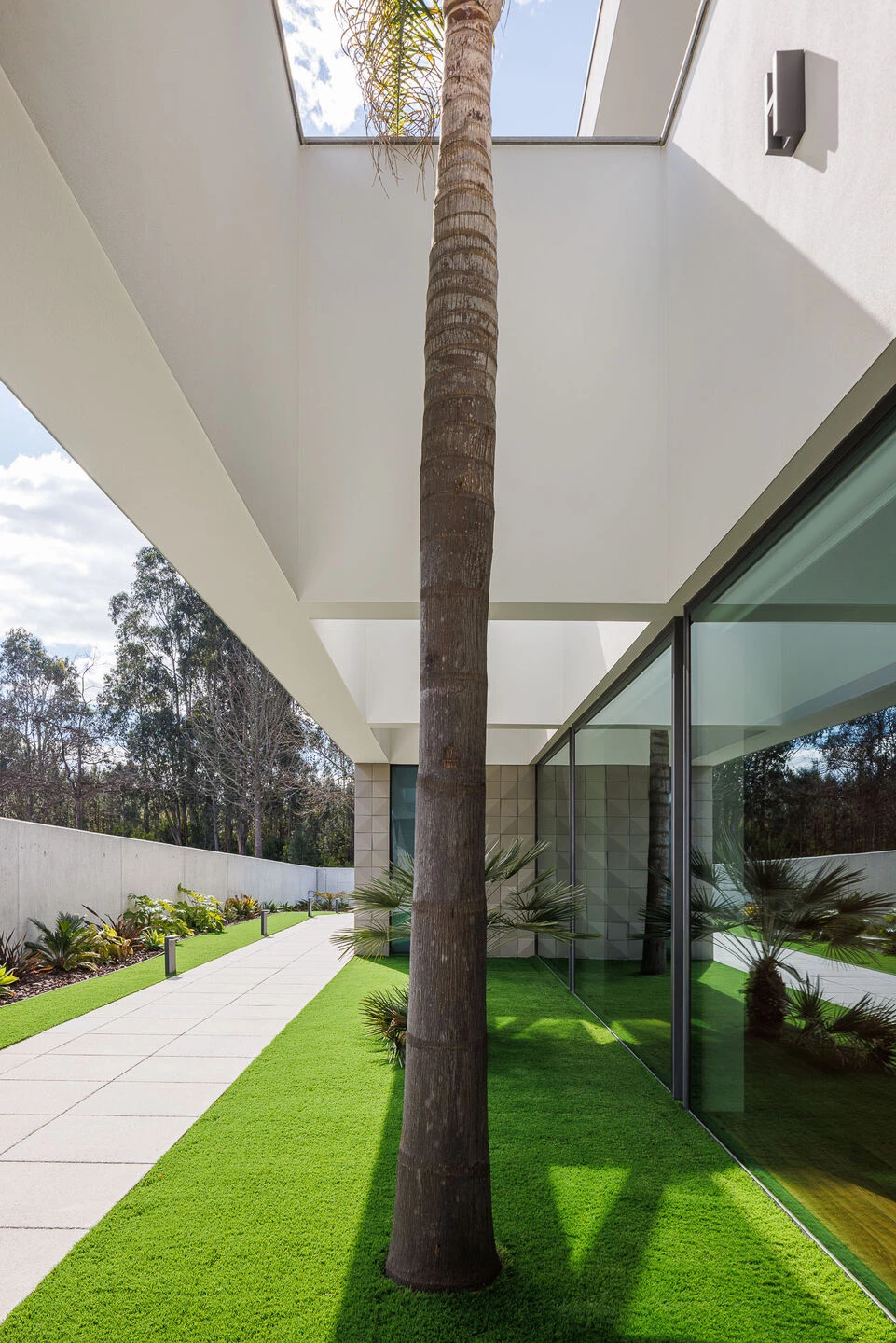 极简长形私宅设计丨葡萄牙-18