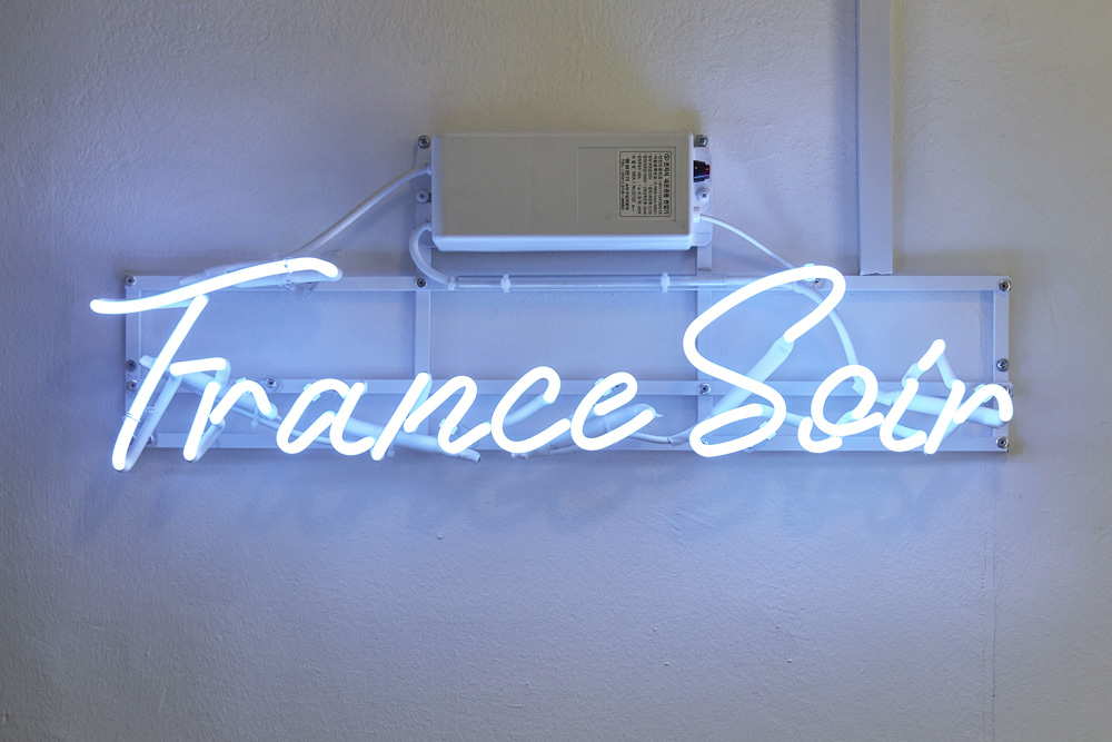 简约时尚的 20 平米餐厅设计-14