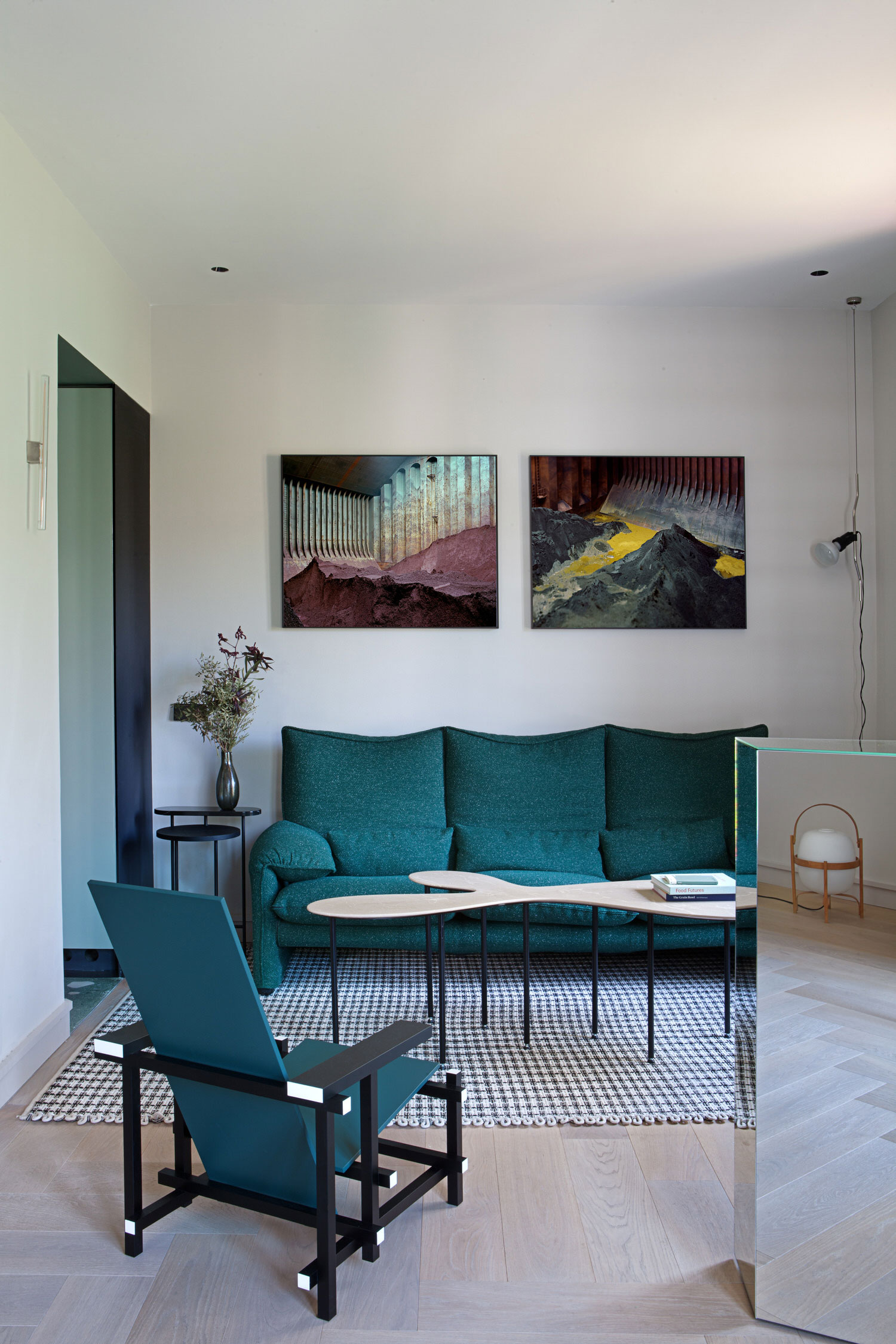 Madrid 公寓的趣味翻新 | 工业风与温馨家居的完美融合-0