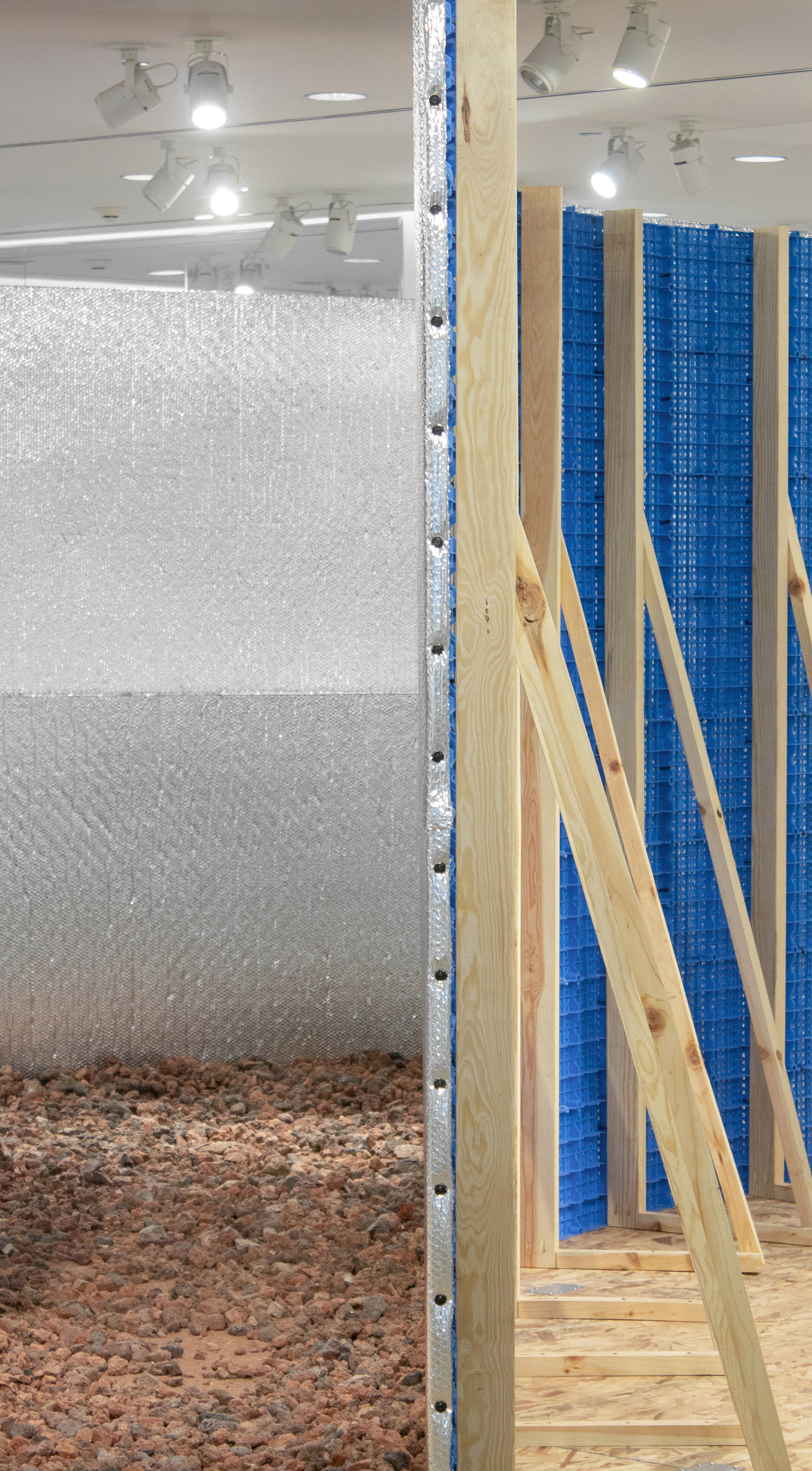 The Embellished, the Transient, and the Critical Installation / Alsar Atelier-31