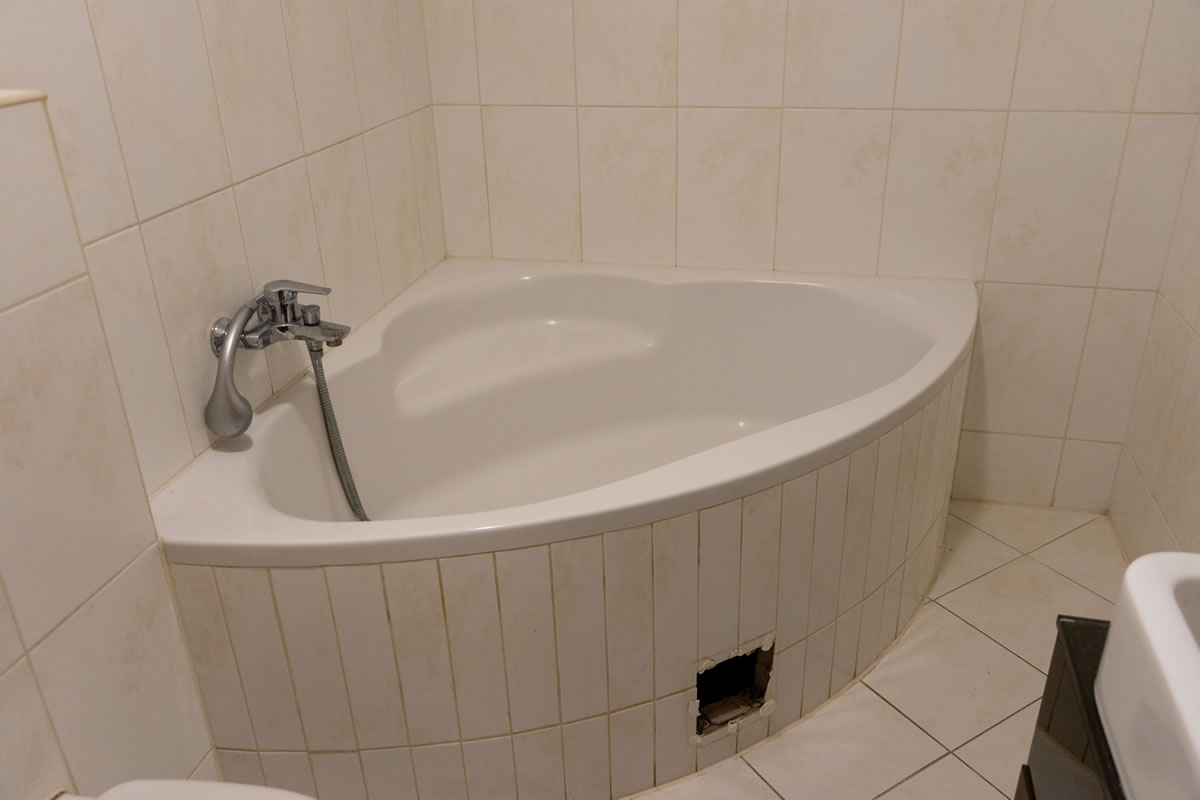 6㎡老旧卫生间翻新为功能性美居丨克罗地亚萨格勒布-16