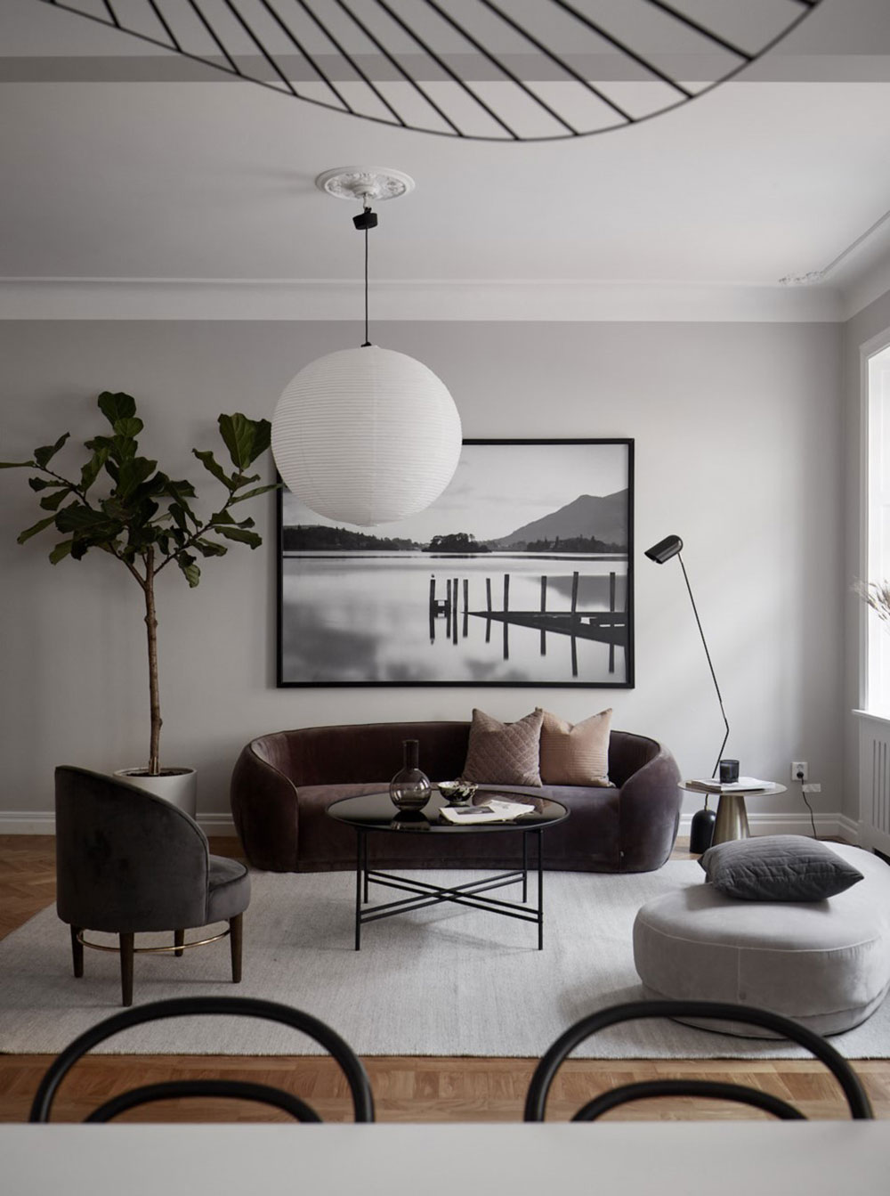 北欧风格公寓的优雅暗调设计-2