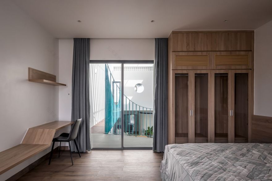 绿色桥梁连接多世代家庭-45