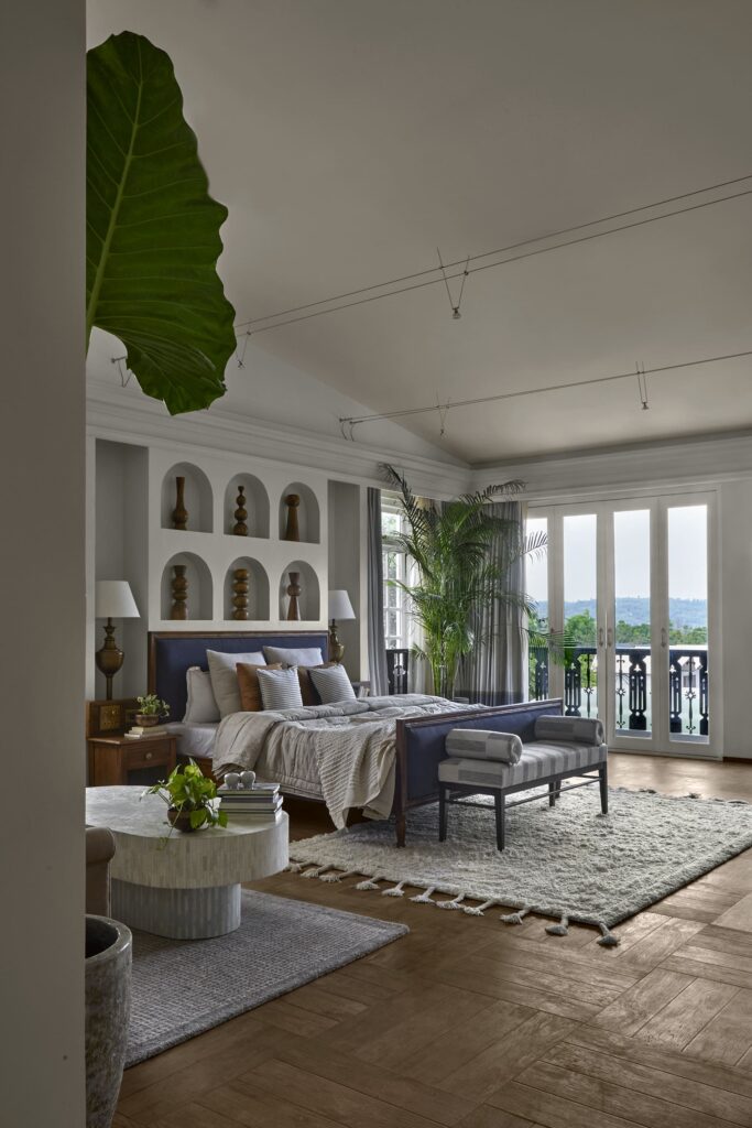 鸡蛋花庄园

注：Frangipani常见指鸡蛋花 ，Estate有庄园、地产等意思，结合语境这里翻译为鸡蛋花庄园较为合适 丨FADD Studio-50