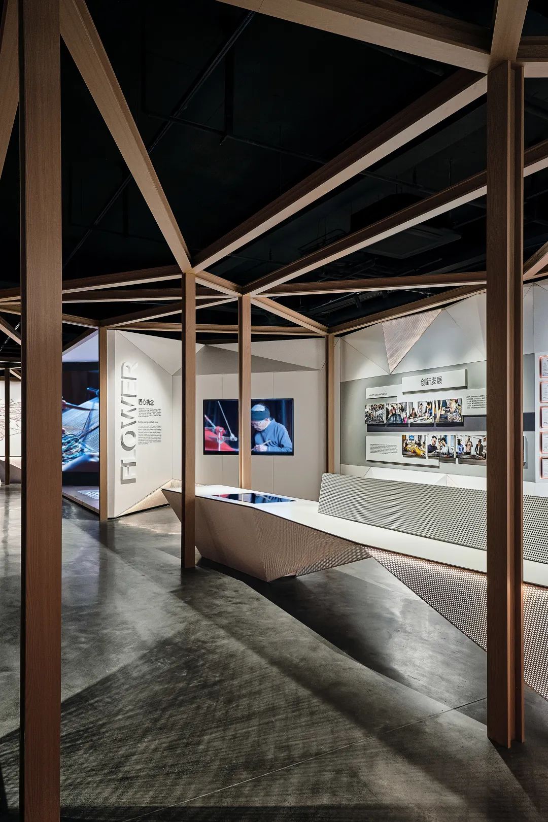 乖幺妹土家织锦企业馆及织锦工场丨中国张家界丨风合睦晨空间设计-38