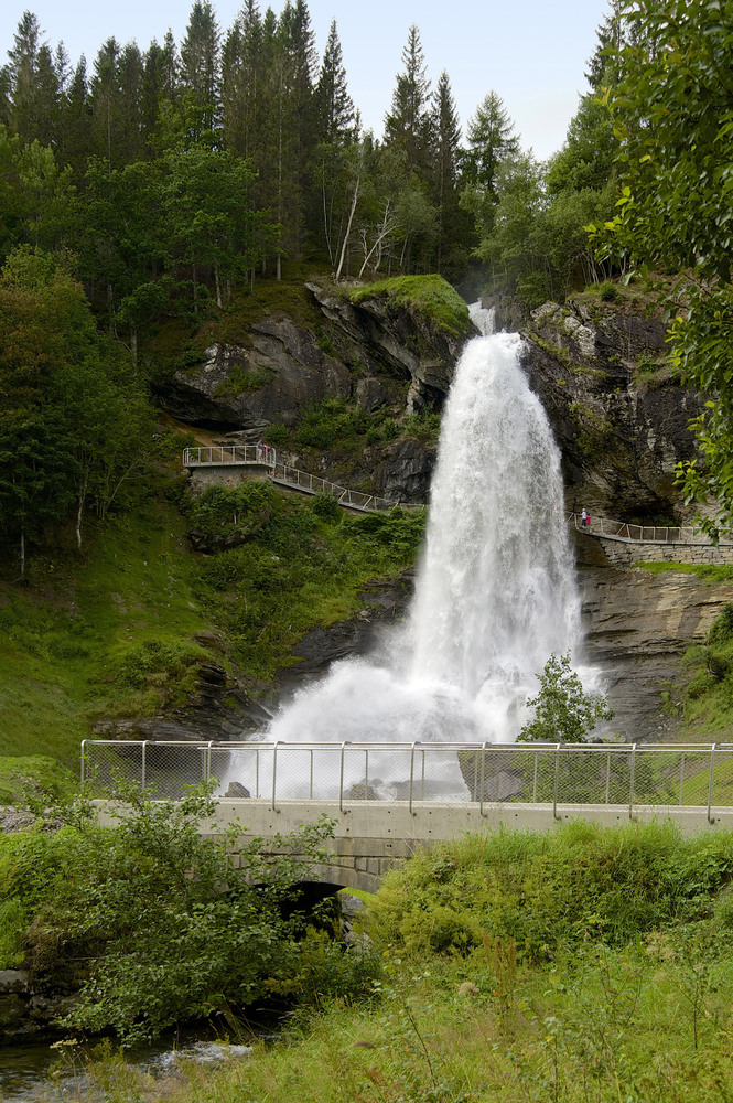 挪威 Steinsdalsfossen 瀑布景区建筑-42