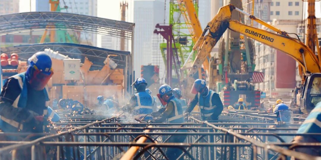 【一线写真】他们在天津“最繁忙十字路口”，完成一场与时间赛跑的“心脏手术”-45