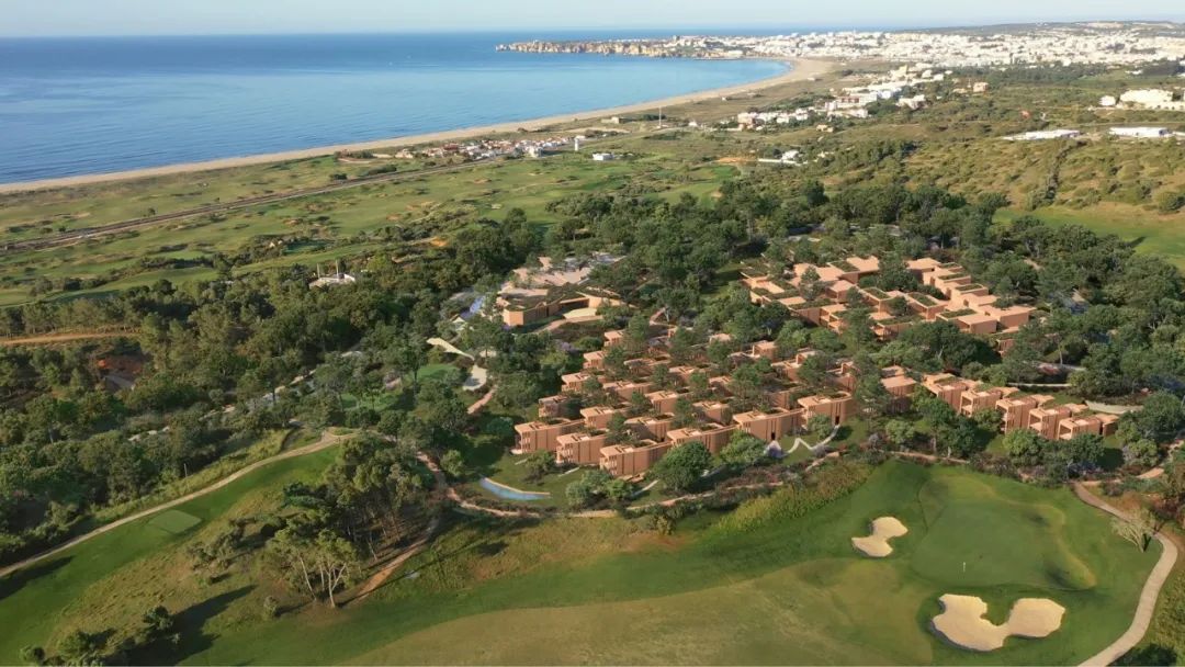 葡萄牙海濱高爾夫度假村別墅Palmares Ocean Living & Golf Resort／RCR Arquitectes | FAM-13