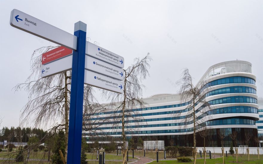 High-Tech Clinic Beloostrov Wayfinding System-11