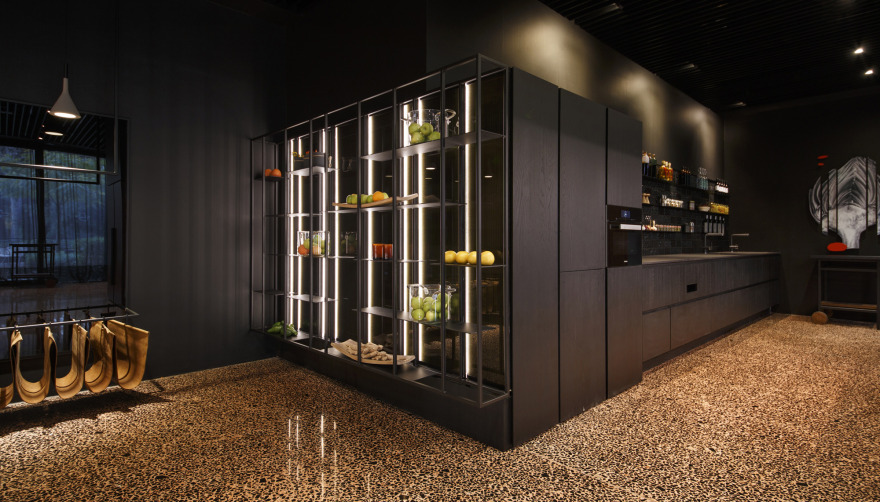 RevoLution Signature Restaurant 旋转厨房设计-13