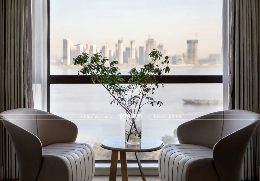 钱塘江畔意式轻奢江景房丨铭品装饰-4