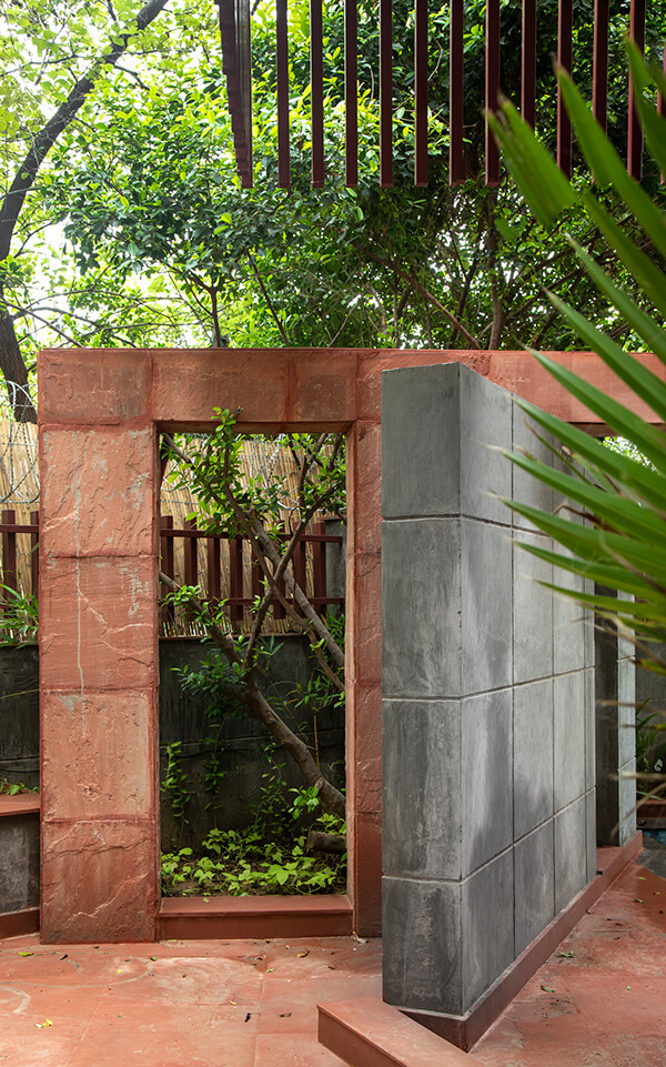 House With 49 Trees RENESA-23