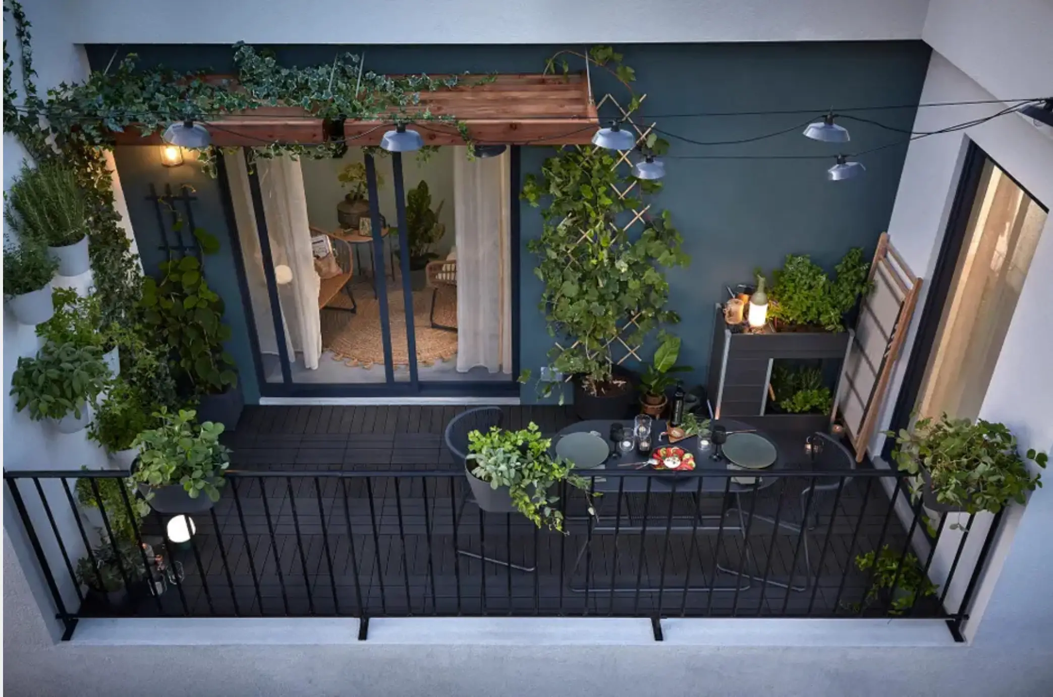 “灰调城市阳台 | 绿意盎然的种植空间”-10