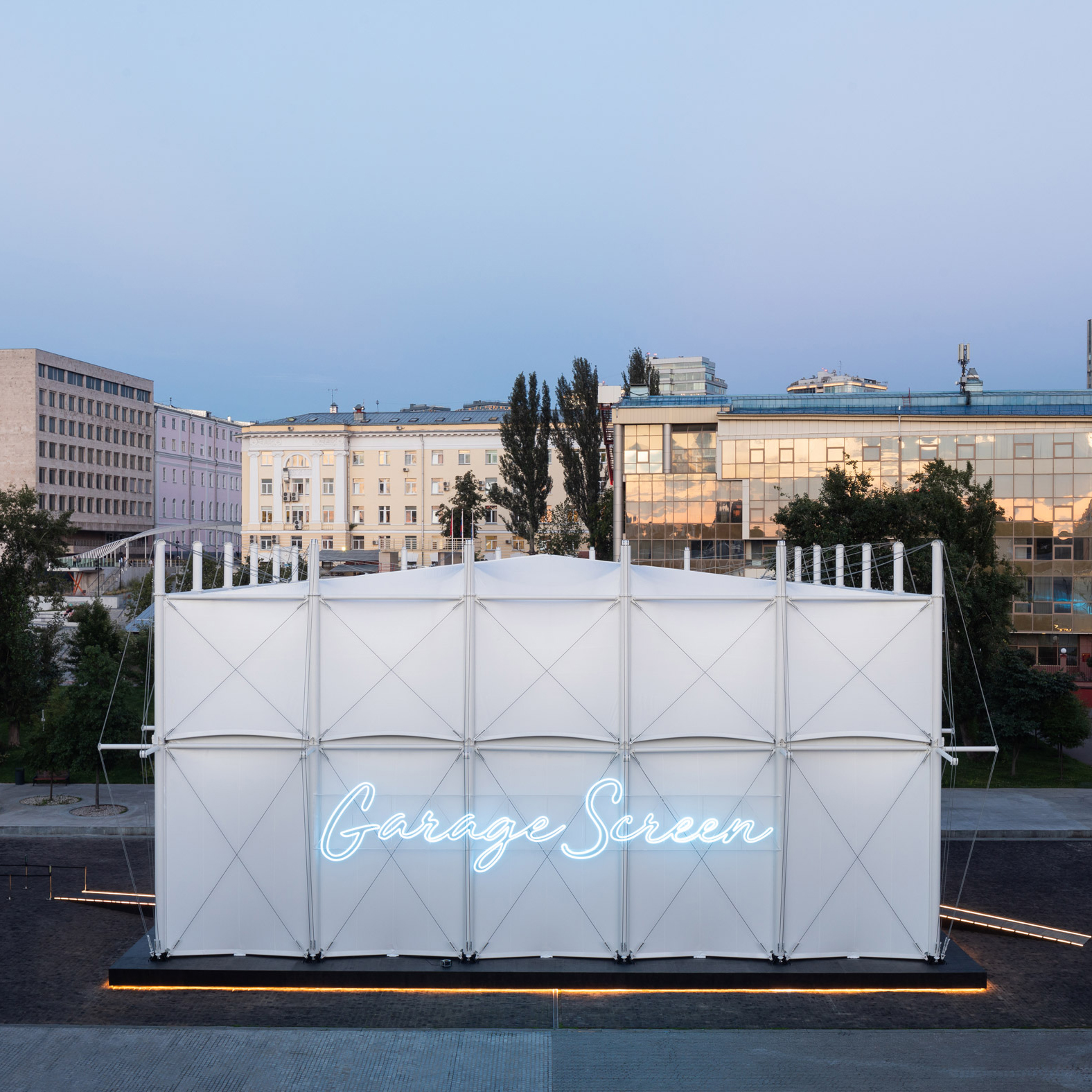 莫斯科临时影院“车库屏幕”-40